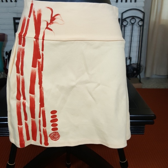 Aku / Akwa stretch bamboo mini skirt - Picture 3 of 6